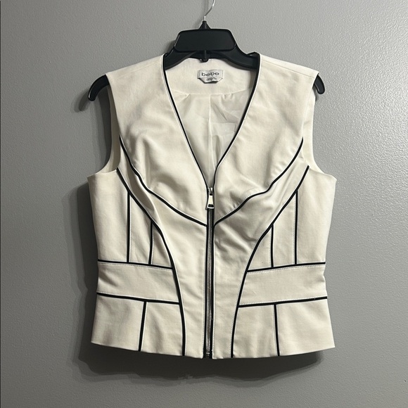 bebe Jackets & Blazers - Bebe Women's White and Black Piping Trim Vest SZ M